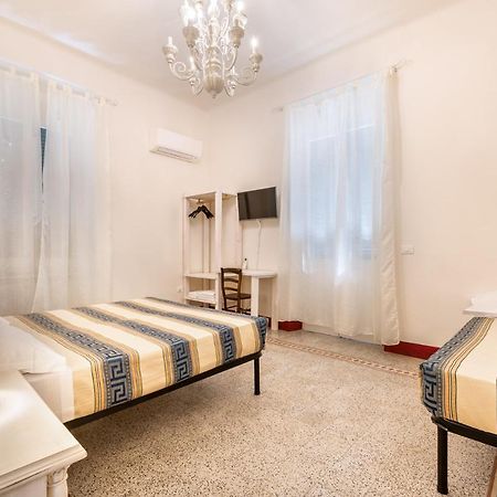 Lia Apartment La Spezia Bagian luar foto