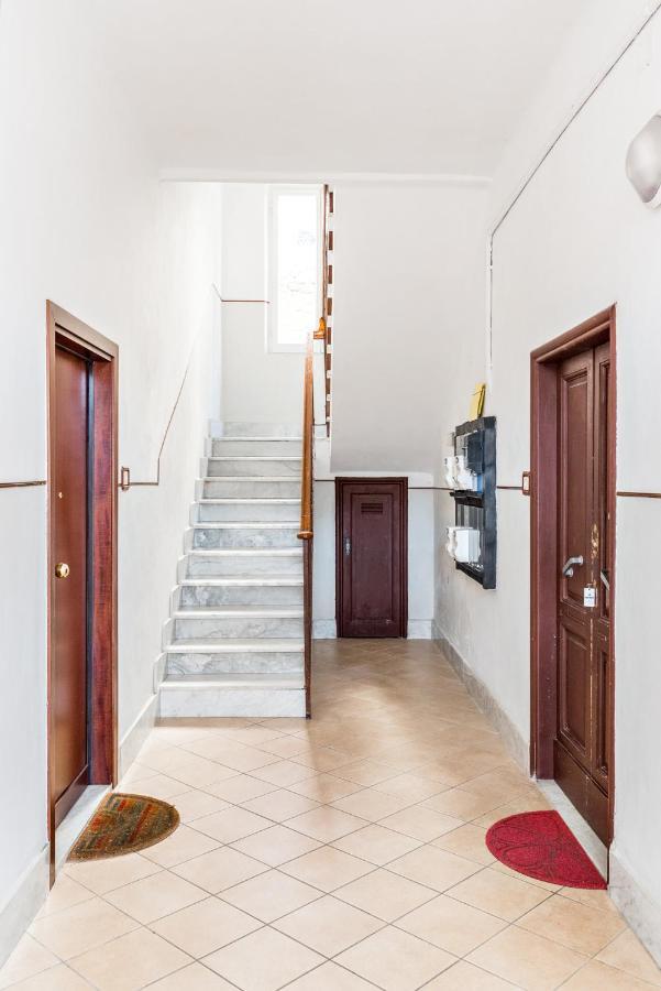 Lia Apartment La Spezia Bagian luar foto