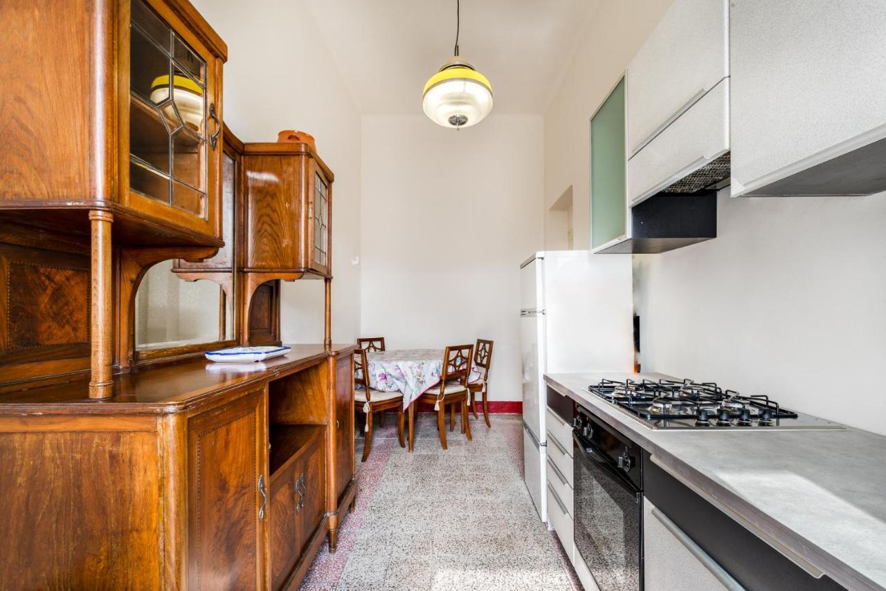 Lia Apartment La Spezia Bagian luar foto